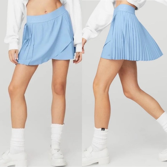 Alo Yoga Aces Pleated Tennis Skirt Skort in Tile Blue - Picture 2 of 8